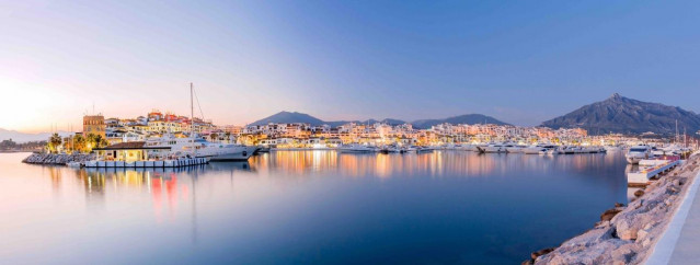 PUERTO BANÚS